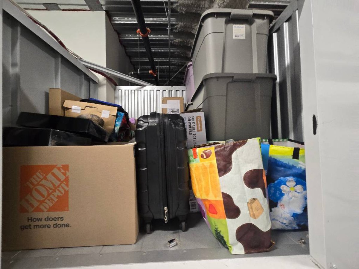 5 x 5 storage unit in Los Angeles, CA