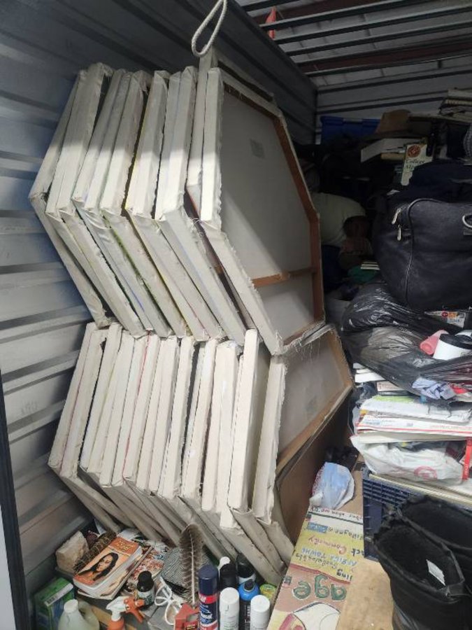5 x 10 storage unit in Oakland, CA