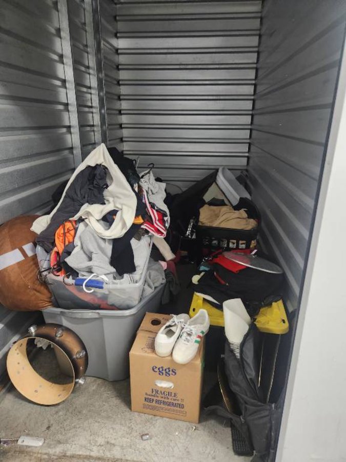 5 x 10 storage unit in Oakland, CA
