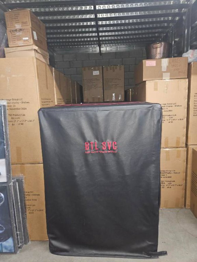 10 x 15 storage unit in Los Angeles, CA