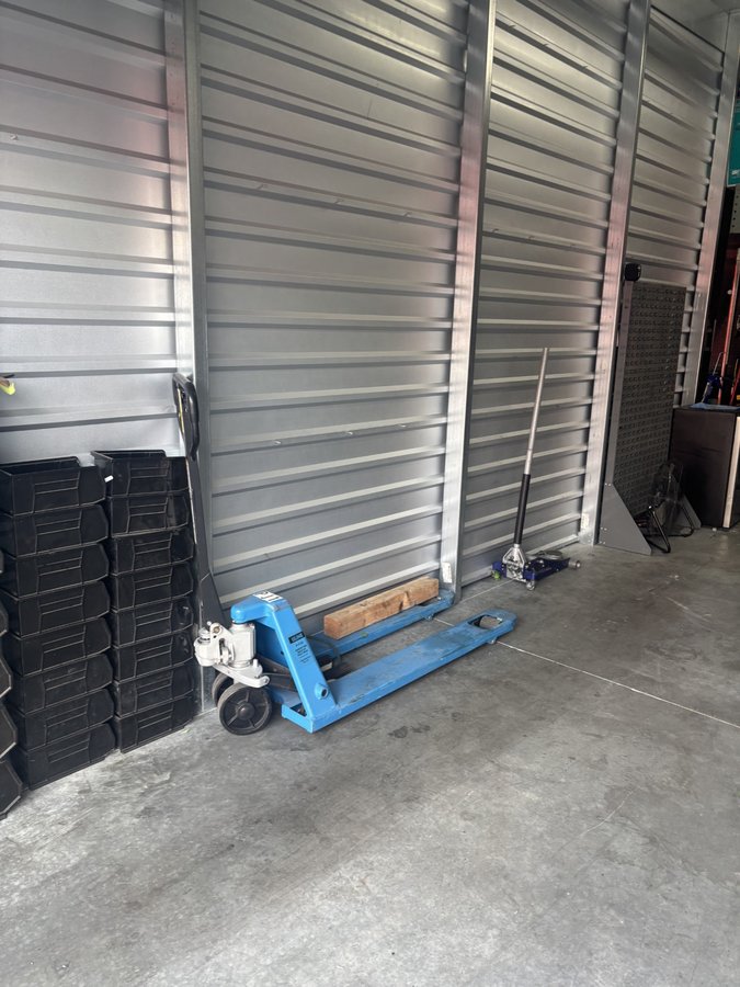 10 x 30 storage unit in North Las Vegas, NV