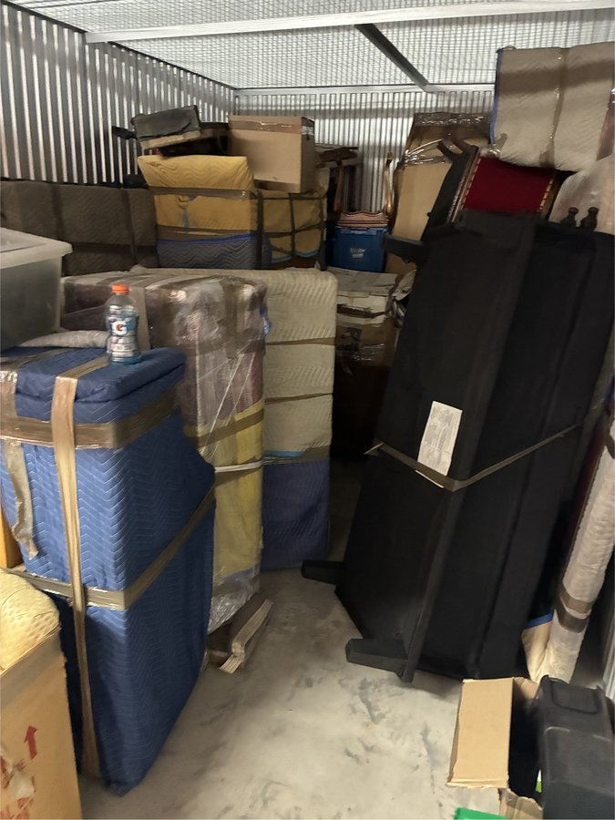 10 x 16 storage unit in Long Island City, NY