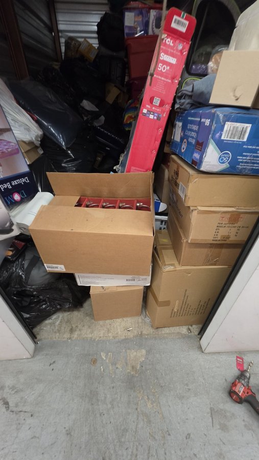 5 x 10 storage unit in Miami, FL