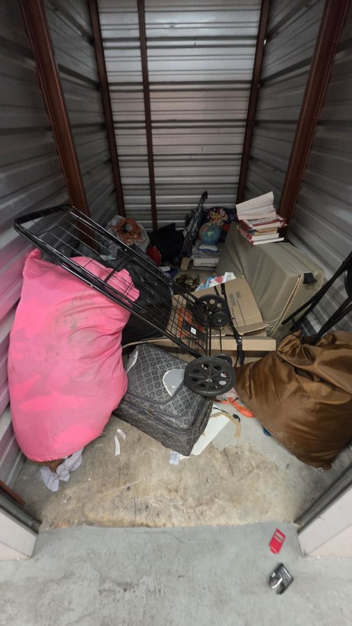 5 x 10 storage unit in Miami, FL