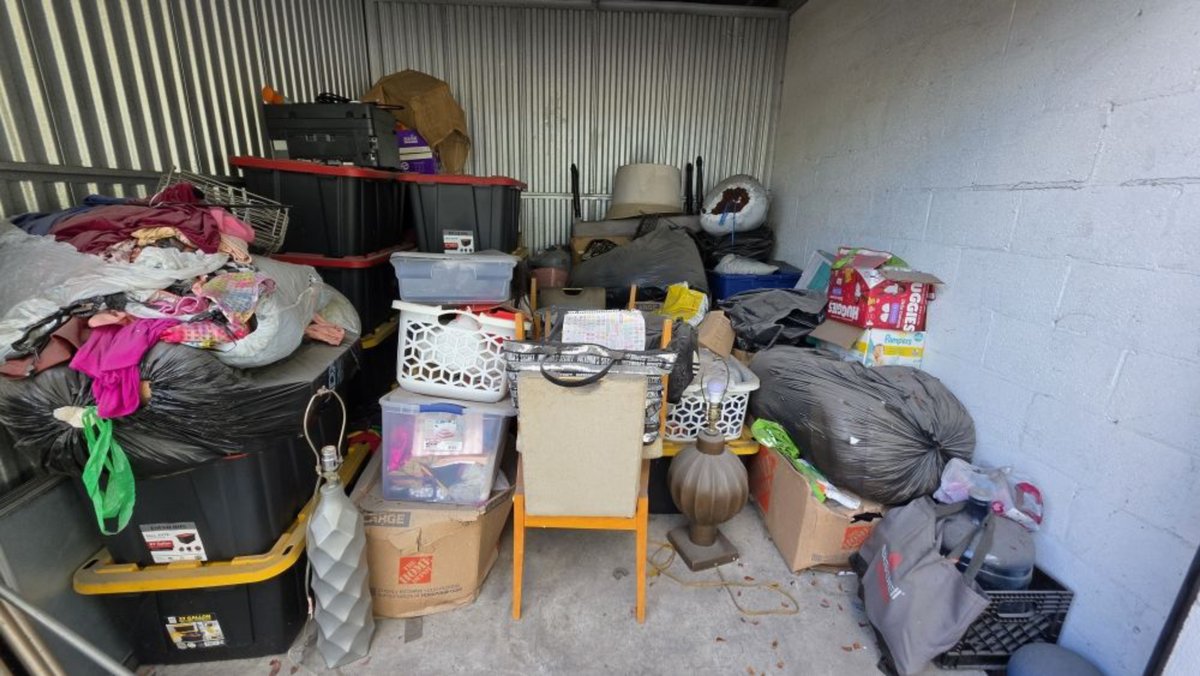 10 x 10 storage unit in Miami, FL