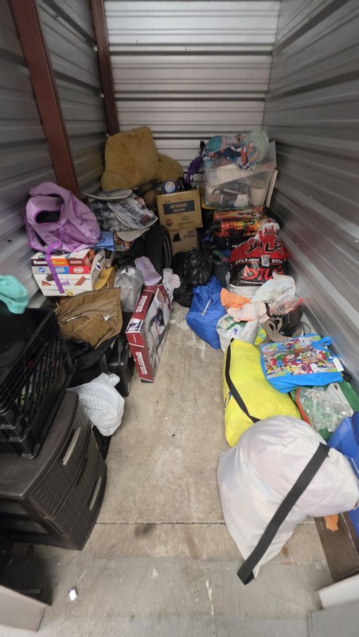 5 x 10 storage unit in Miami, FL