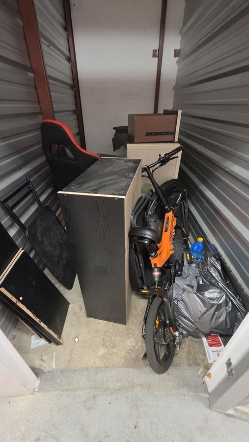 5 x 10 storage unit in Miami, FL