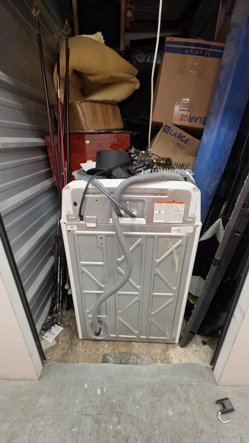5 x 10 storage unit in Miami, FL
