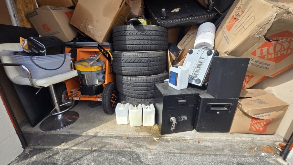 10 x 10 storage unit in Opa-locka, FL