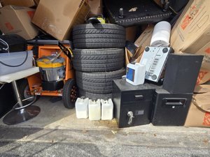 10 x 10 unit in Opa-locka