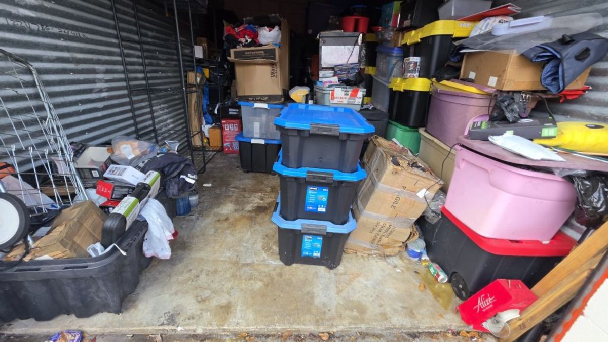 10 x 20 storage unit in Opa-locka, FL