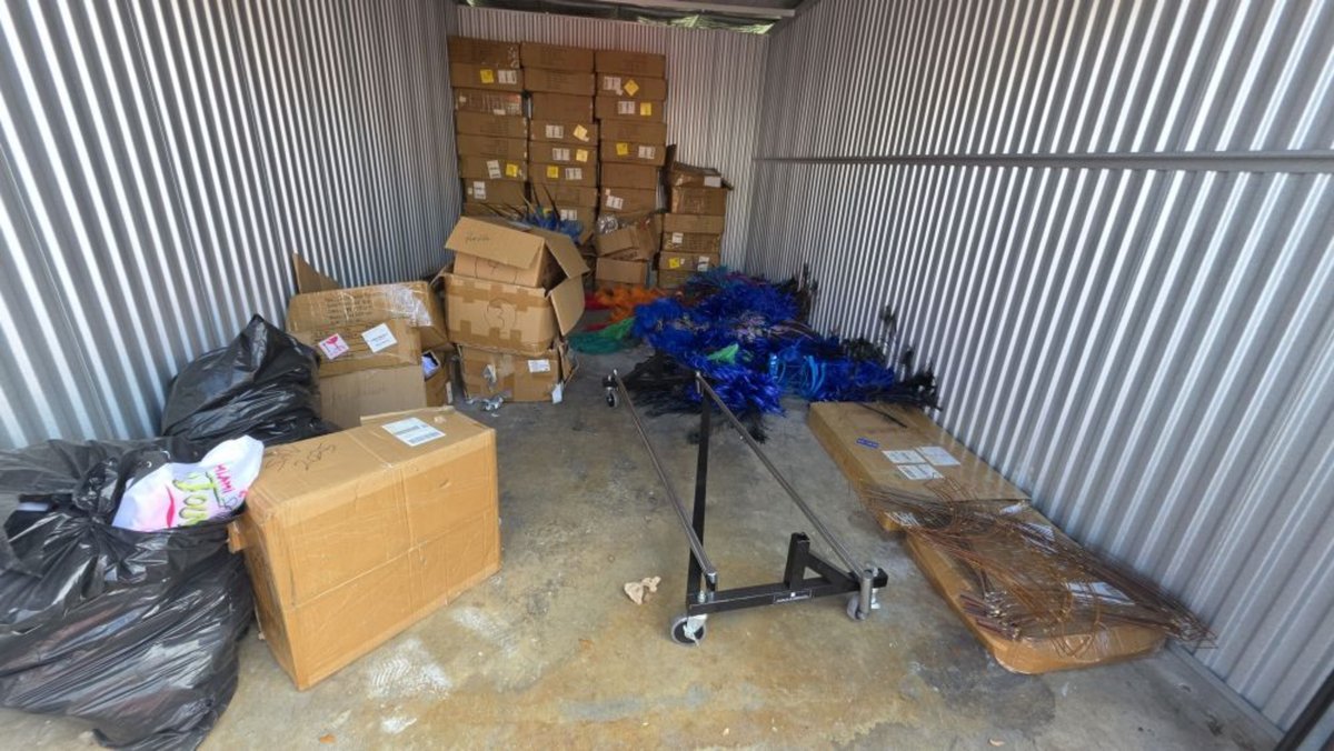 10 x 20 storage unit in Opa-locka, FL