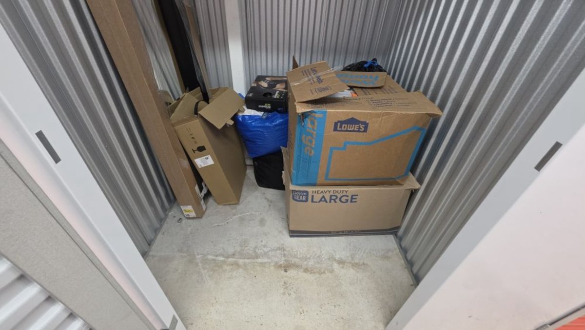 5 x 5 storage unit in Opa-locka, FL