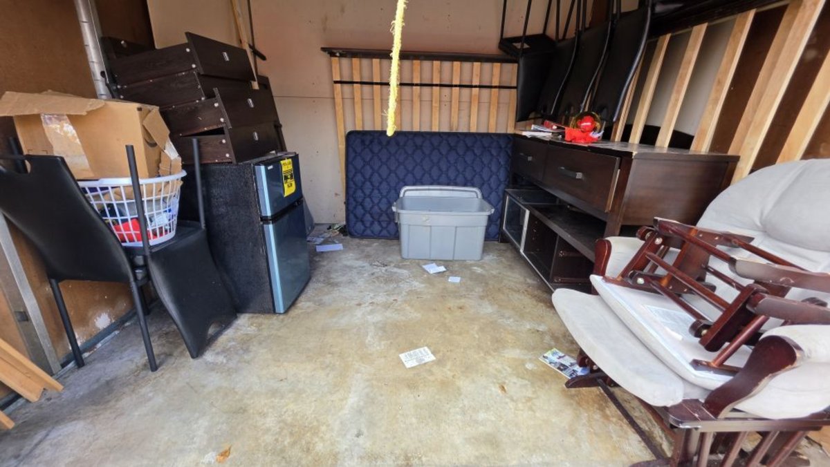 10 x 10 storage unit in Opa-locka, FL