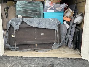 10 x 20 unit in Southfield