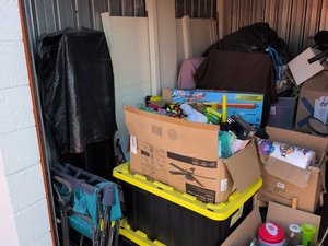 10 x 10 unit in Southfield