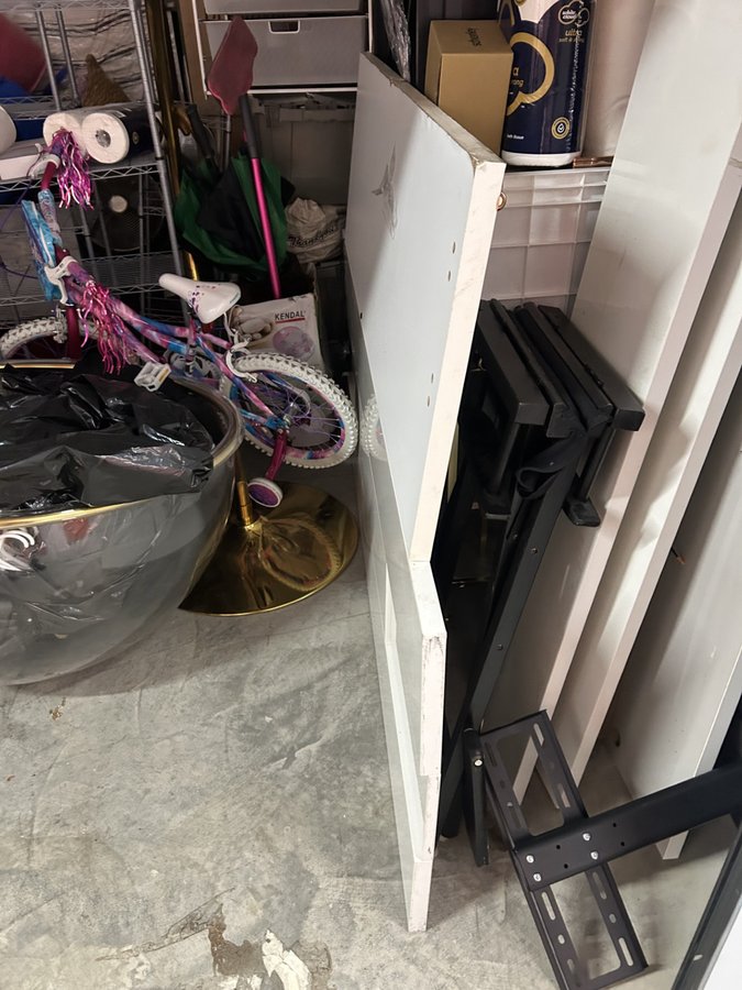 10 x 15 storage unit in Long Island City, NY