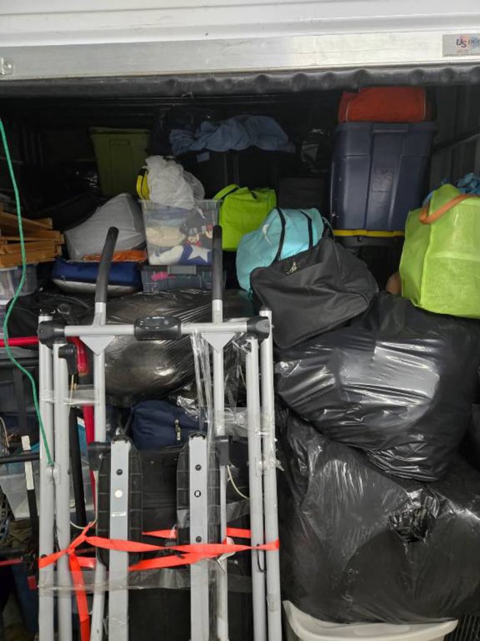 10 x 12 storage unit in Oakland, CA