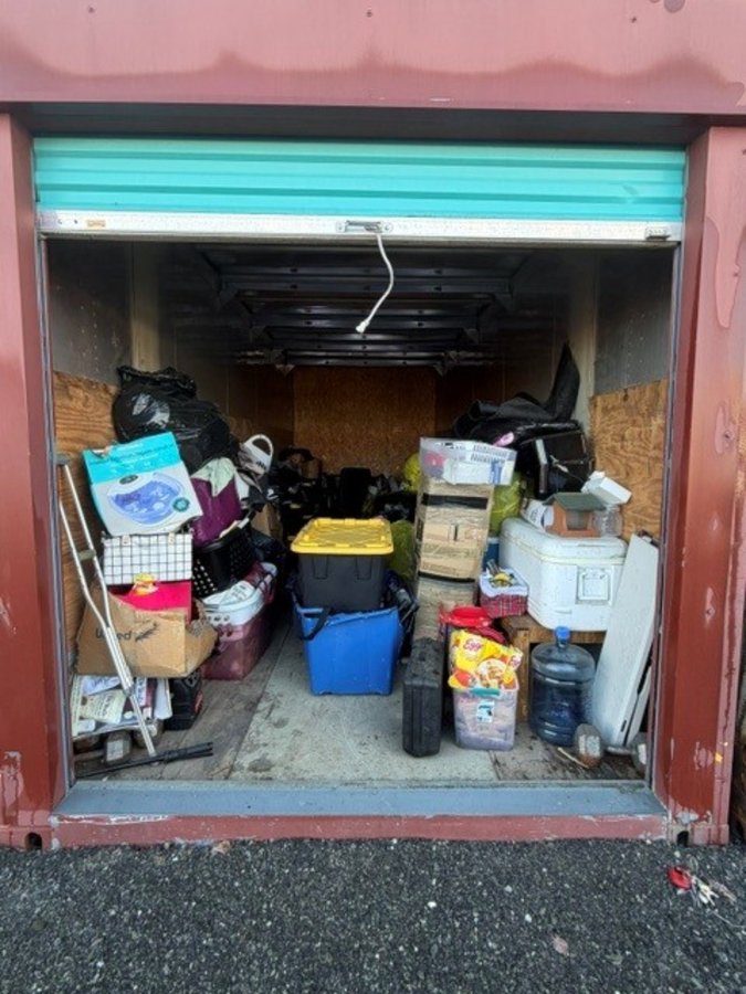 8 x 24 storage unit in Anchorage, AK