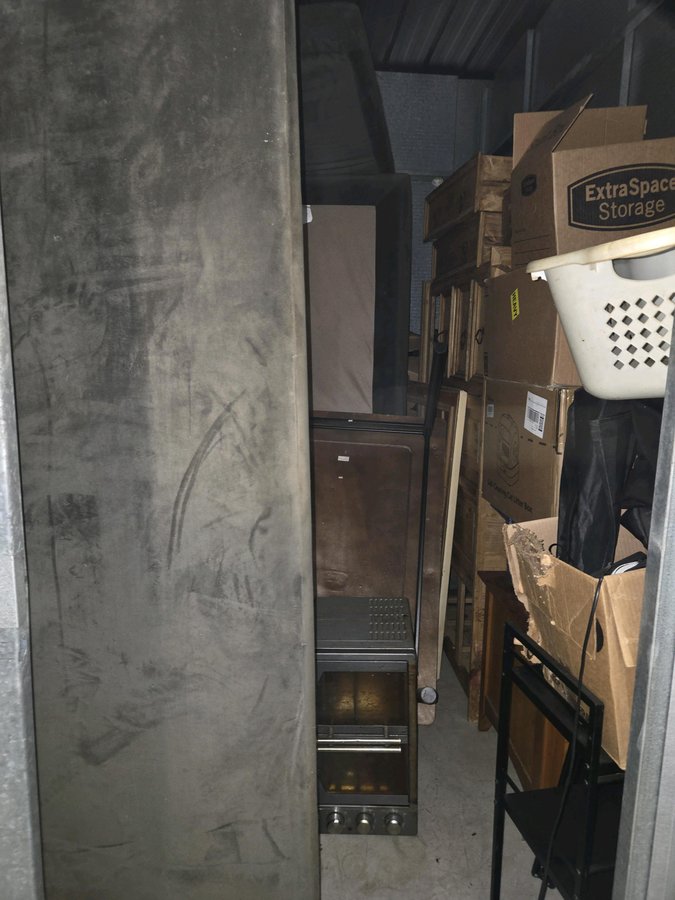 8 x 10 storage unit in Palmdale, CA