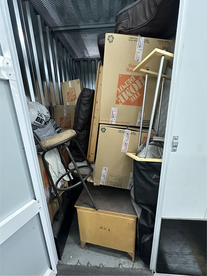 6 x 11 storage unit in New York, NY