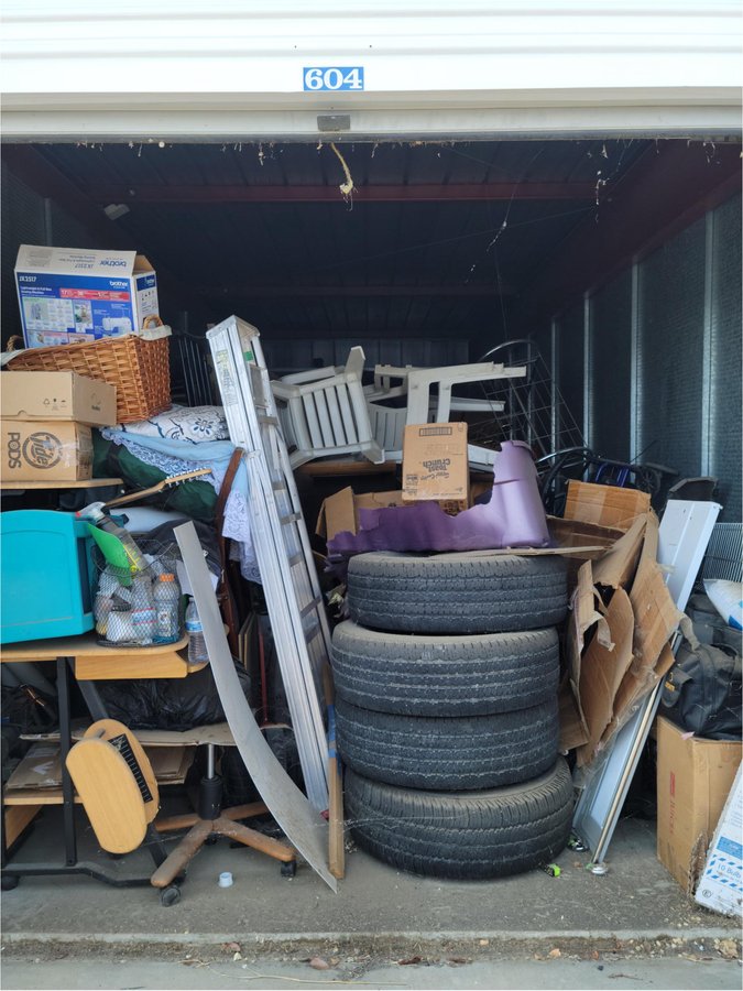 10 x 30 storage unit in Palmdale, CA