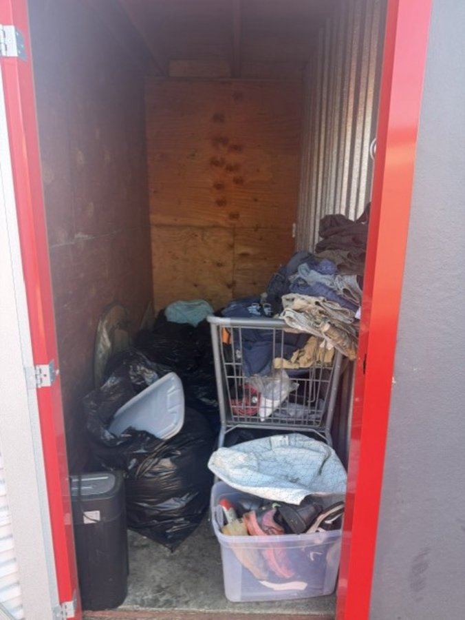 5 x 10 storage unit in Sacramento, CA