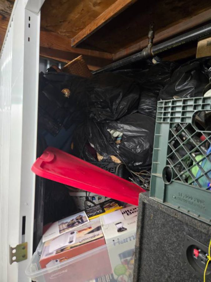8 x 10 storage unit in Oakland, CA