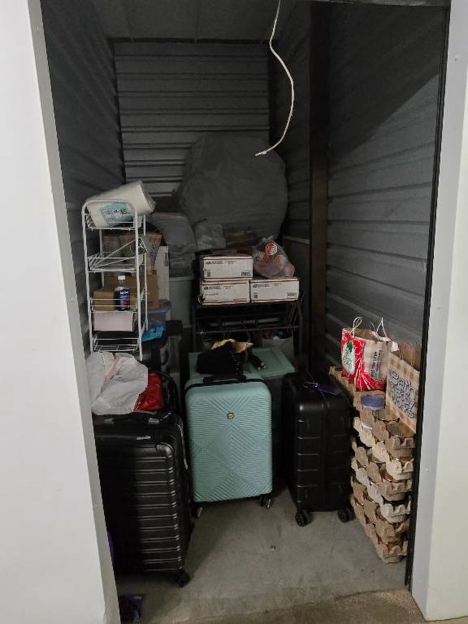 5 x 10 storage unit in Glendale, AZ