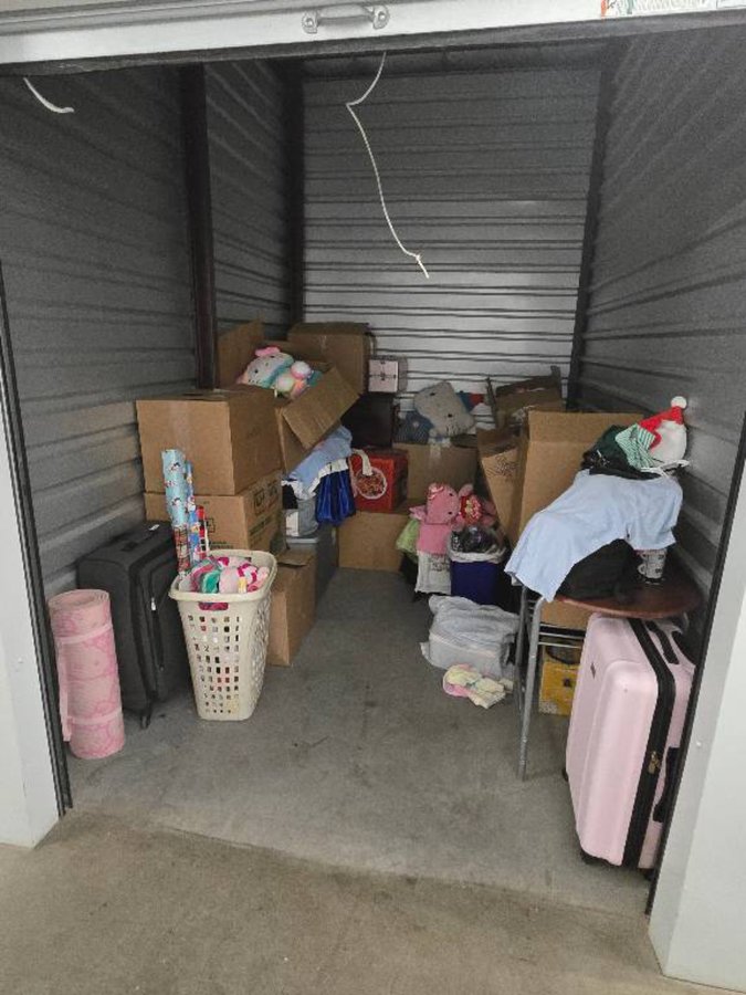 7 x 10 storage unit in Glendale, AZ