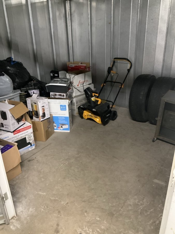 10 x 10 storage unit in Minneapolis, MN