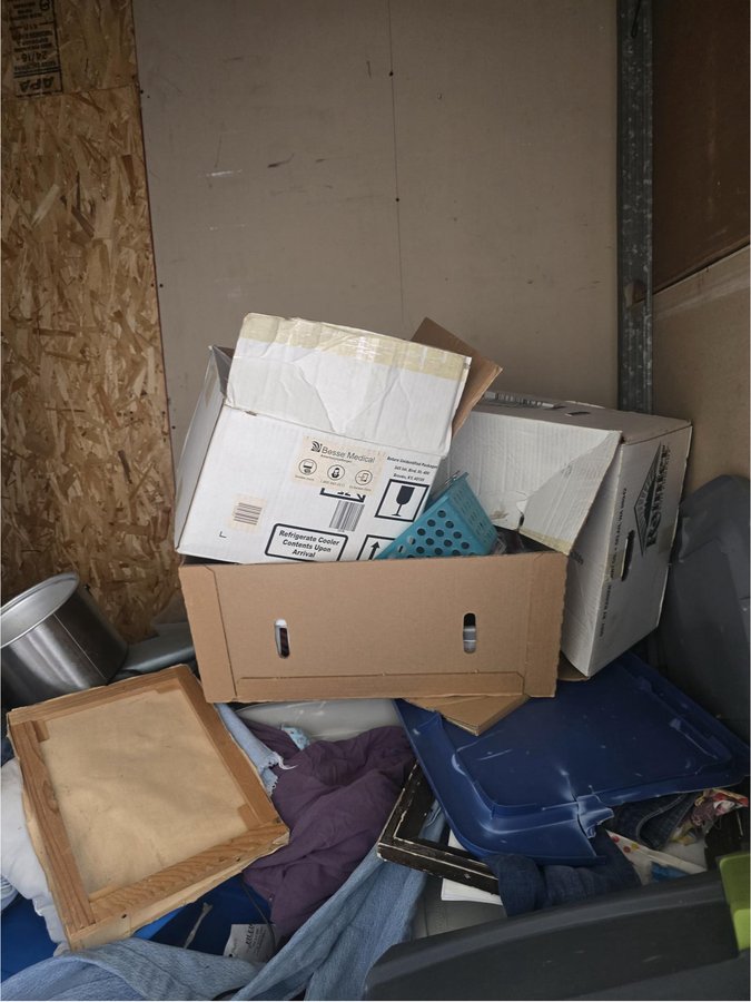 5 x 8 storage unit in Arleta, CA