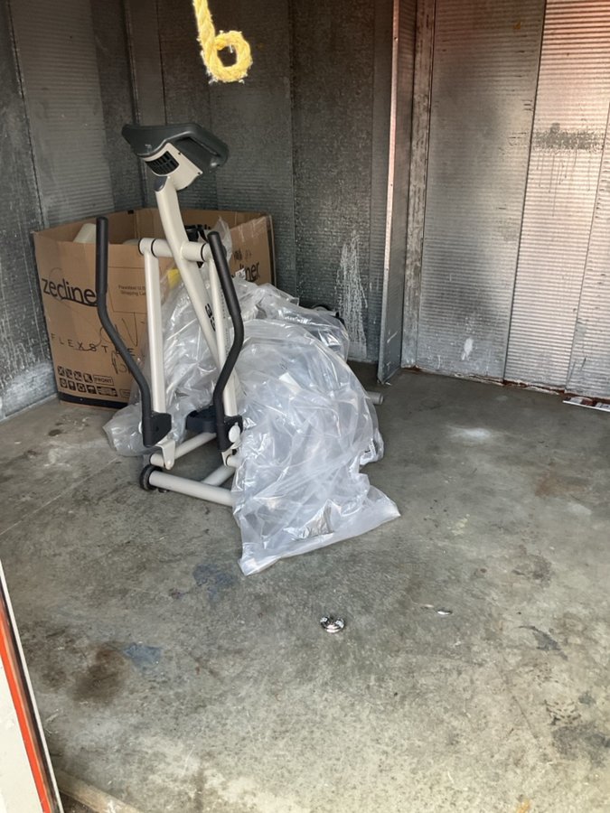 10 x 10 storage unit in Saint Paul, MN