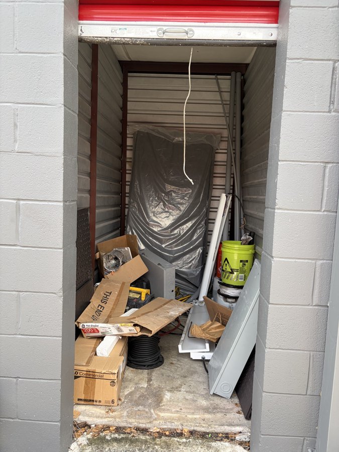 10 x 10 storage unit in Lake Worth, FL