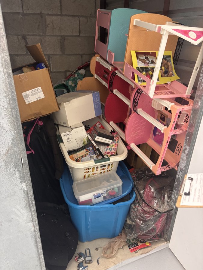 4 x 6 storage unit in Lake Worth, FL