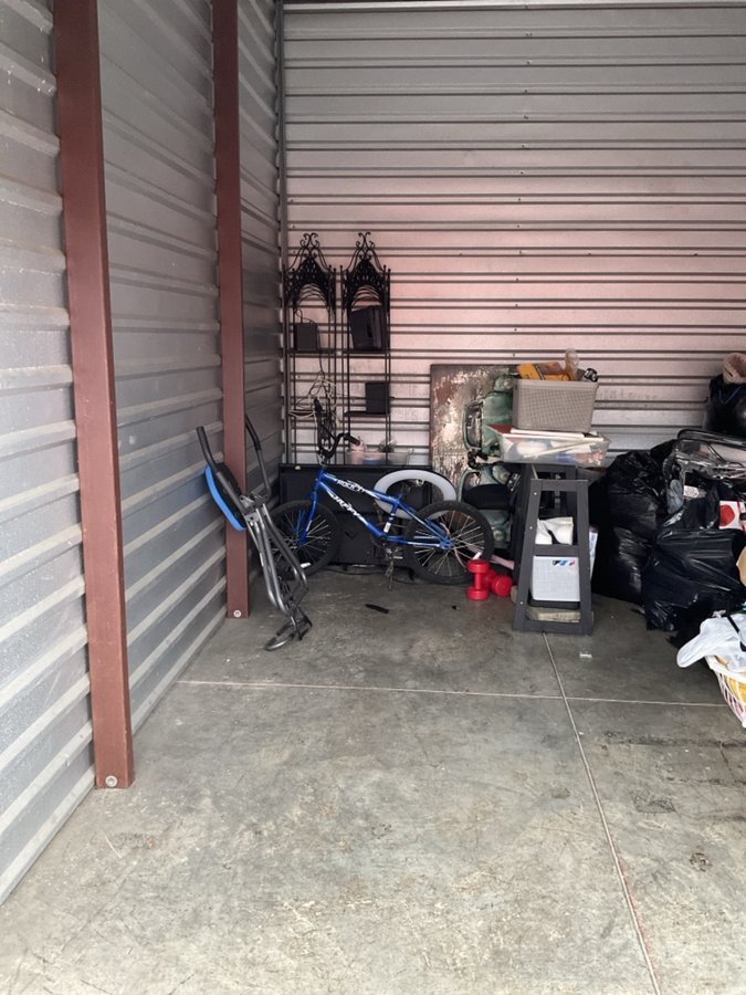 10 x 15 storage unit in Indianapolis, IN