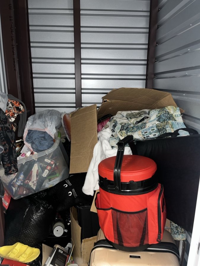5 x 5 storage unit in Vista, CA