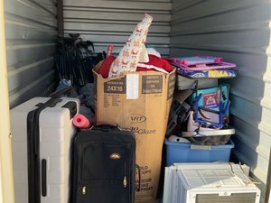5 x 10 unit in Northport