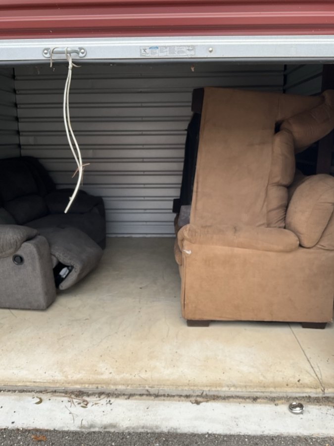 10 x 10 storage unit in Bessemer, AL