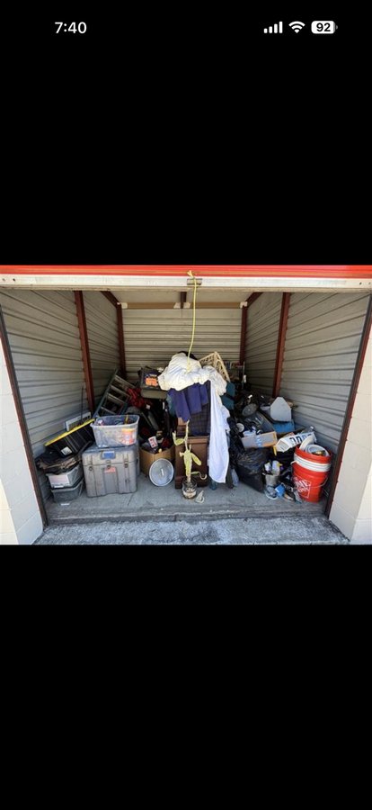 10 x 10 storage unit in Largo, FL
