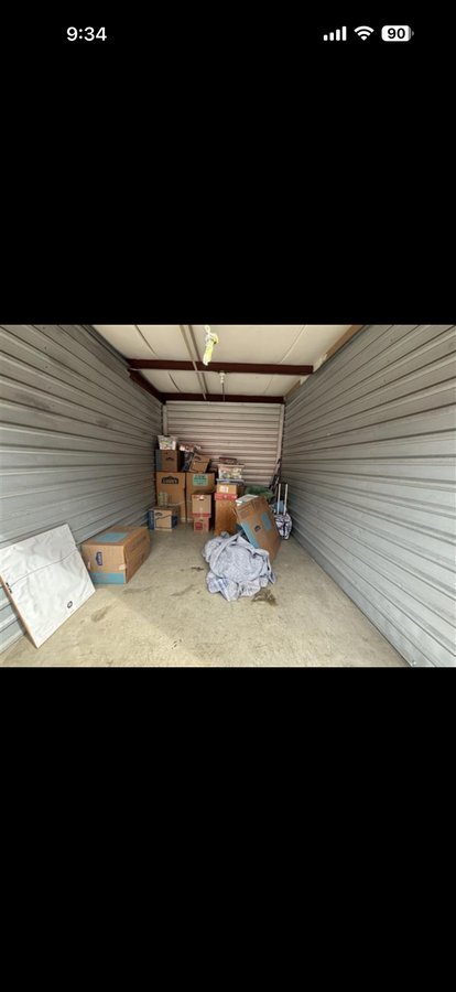 10 x 15 storage unit in Largo, FL