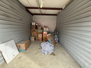 10 x 15 unit in Largo