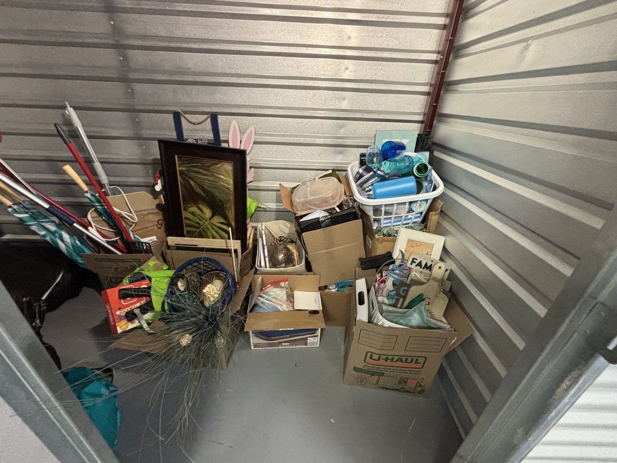 5 x 10 storage unit in Palm Harbor, FL