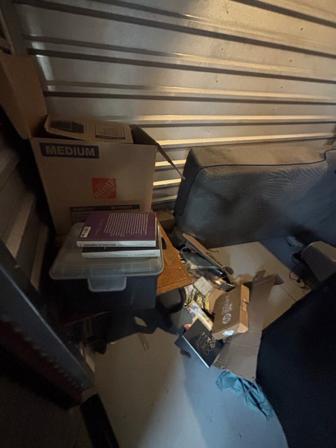 10 x 10 storage unit in Palm Harbor, FL