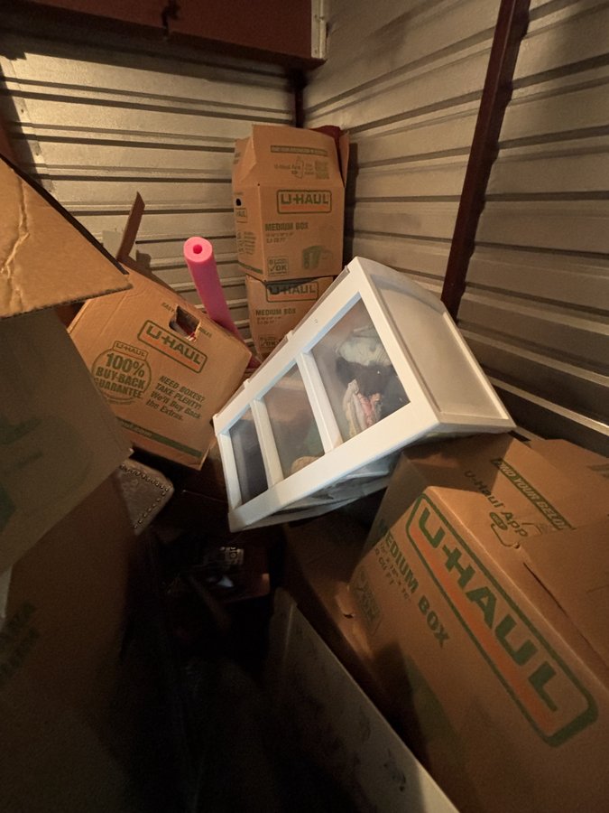 10 x 10 storage unit in Palm Harbor, FL