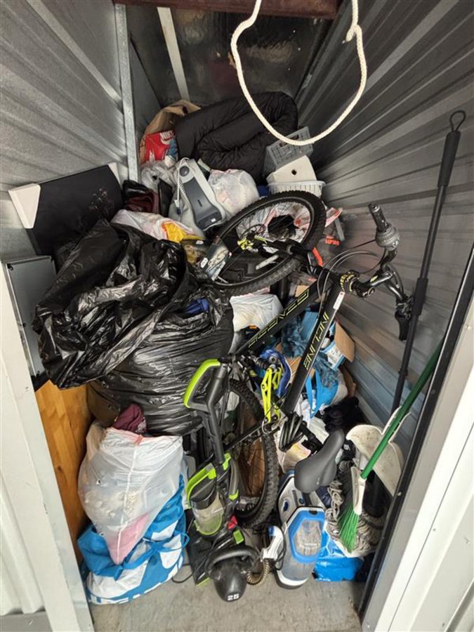 5 x 10 storage unit in Clearwater, FL