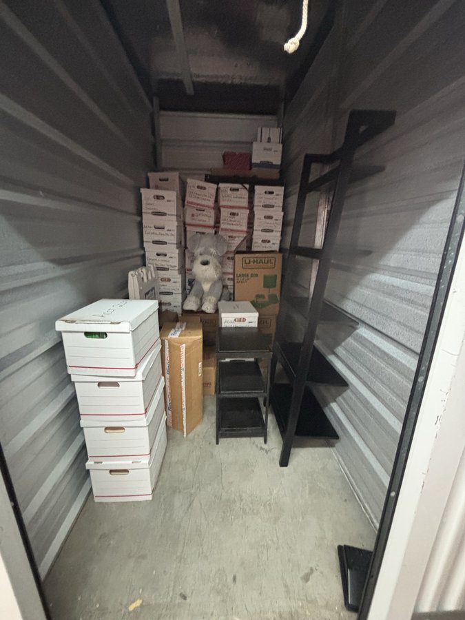 5 x 10 storage unit in Clearwater, FL