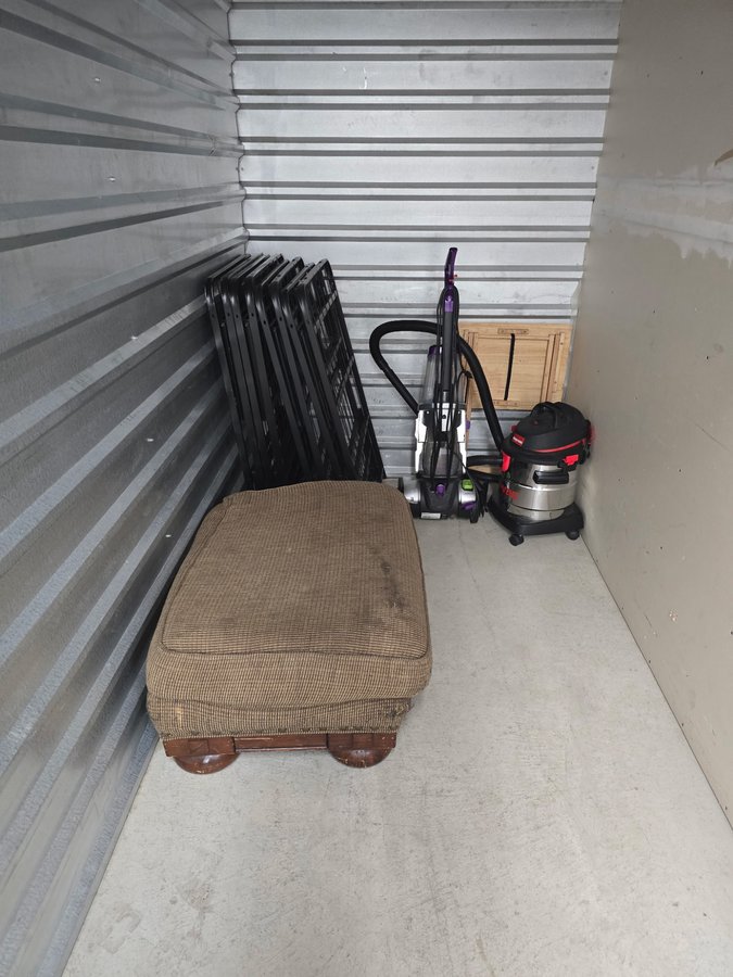 5 x 10 storage unit in Bismarck, ND