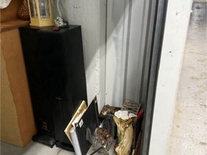 8 x 10 unit in Pittsburgh