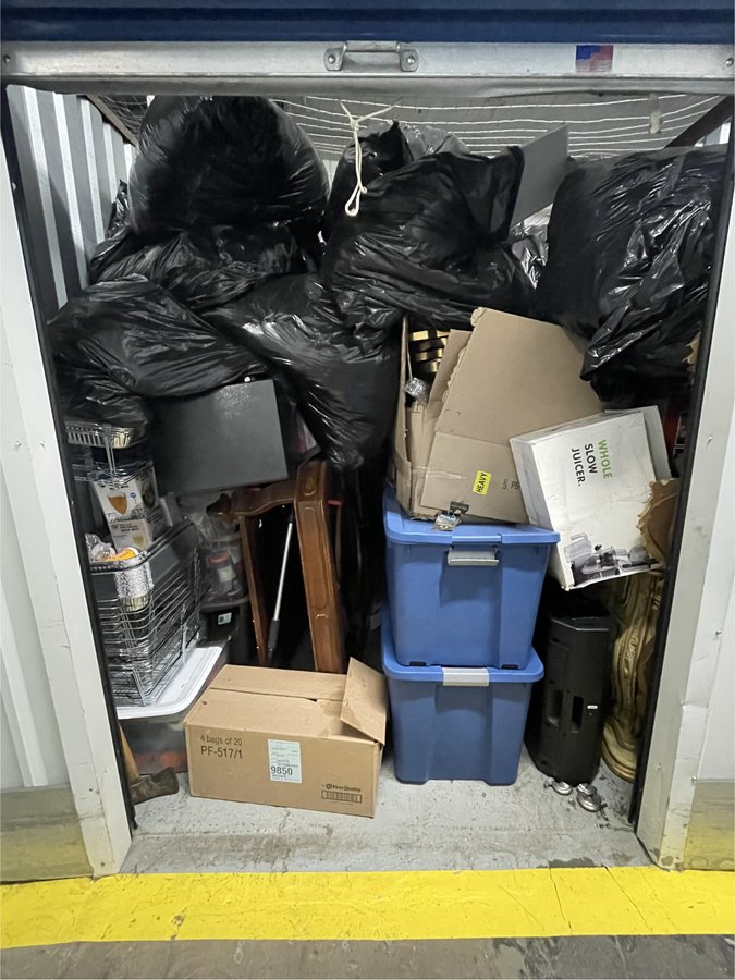 10 x 15 storage unit in Pittsburgh, PA